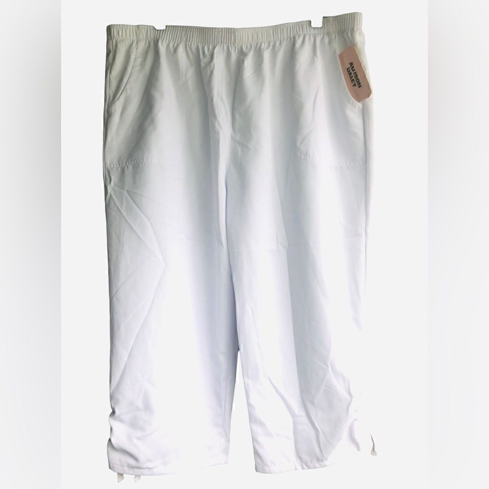 NWT Allison Daley Below-Knee White Pants Capris Elastic Waist Ruffle Leg Strings